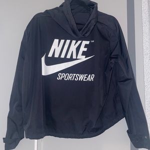 Nike women’s cropped windbreaker